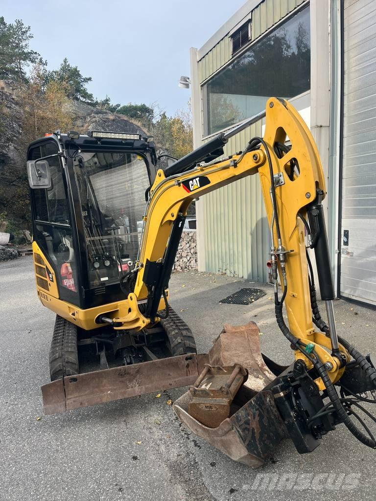 CAT 301.7 D Rototilt 소형 굴삭기 7톤 미만