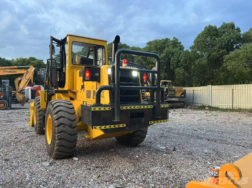Komatsu WA 320-3  휠로우더