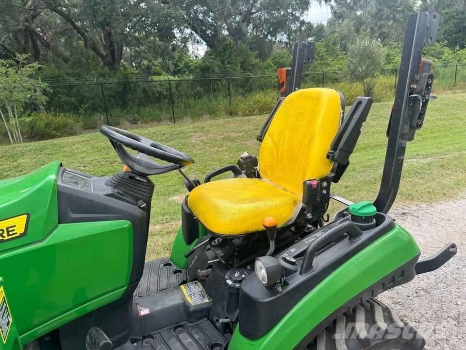 John Deere 1025 R 트랙터