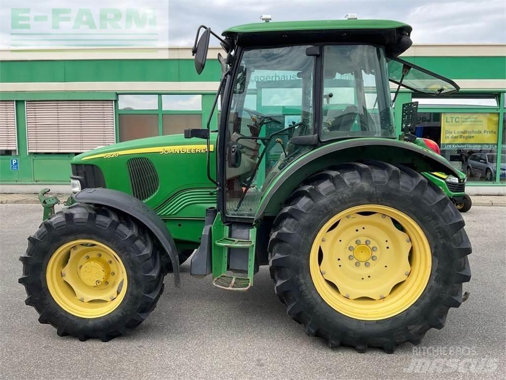 John Deere 5820 트랙터