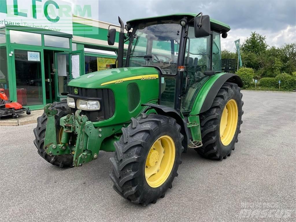 John Deere 5820 트랙터
