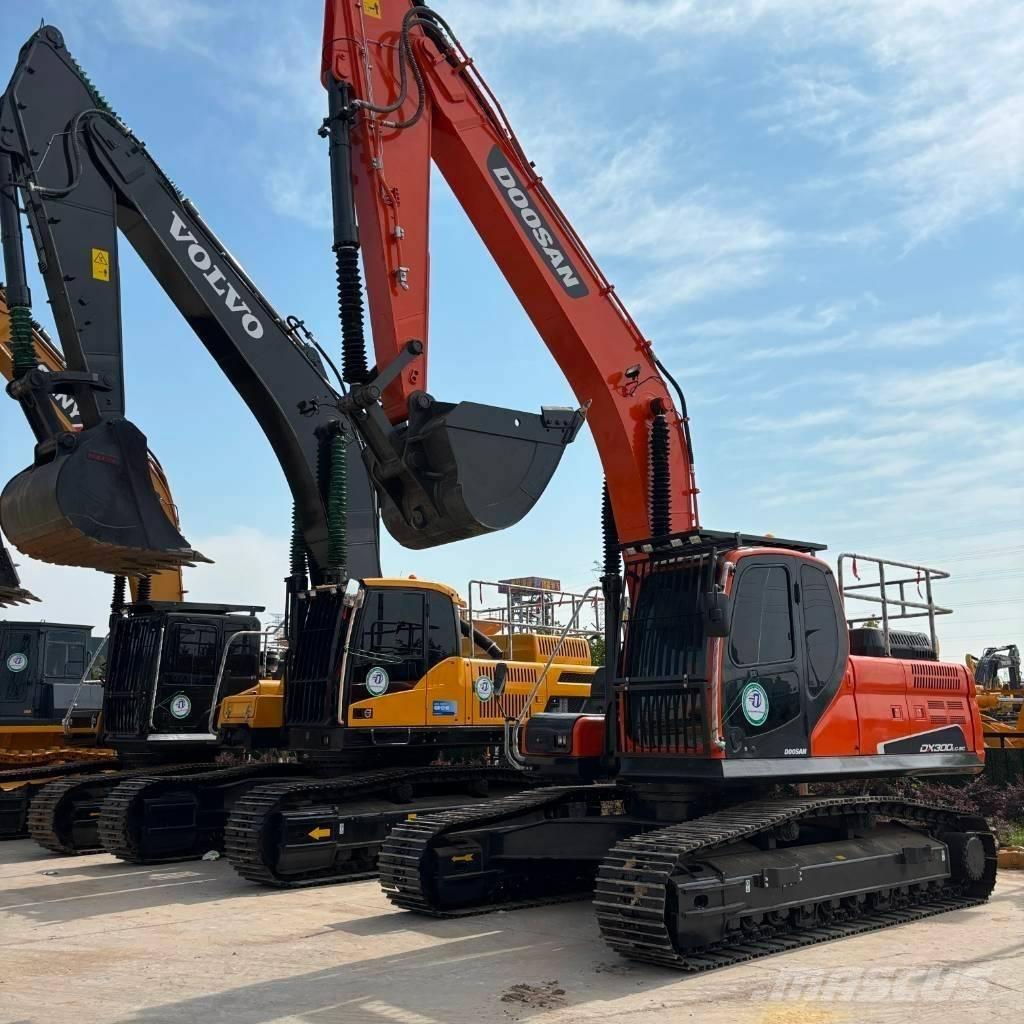 Doosan DX 300LC-9C 대형 굴삭기 29톤 이상