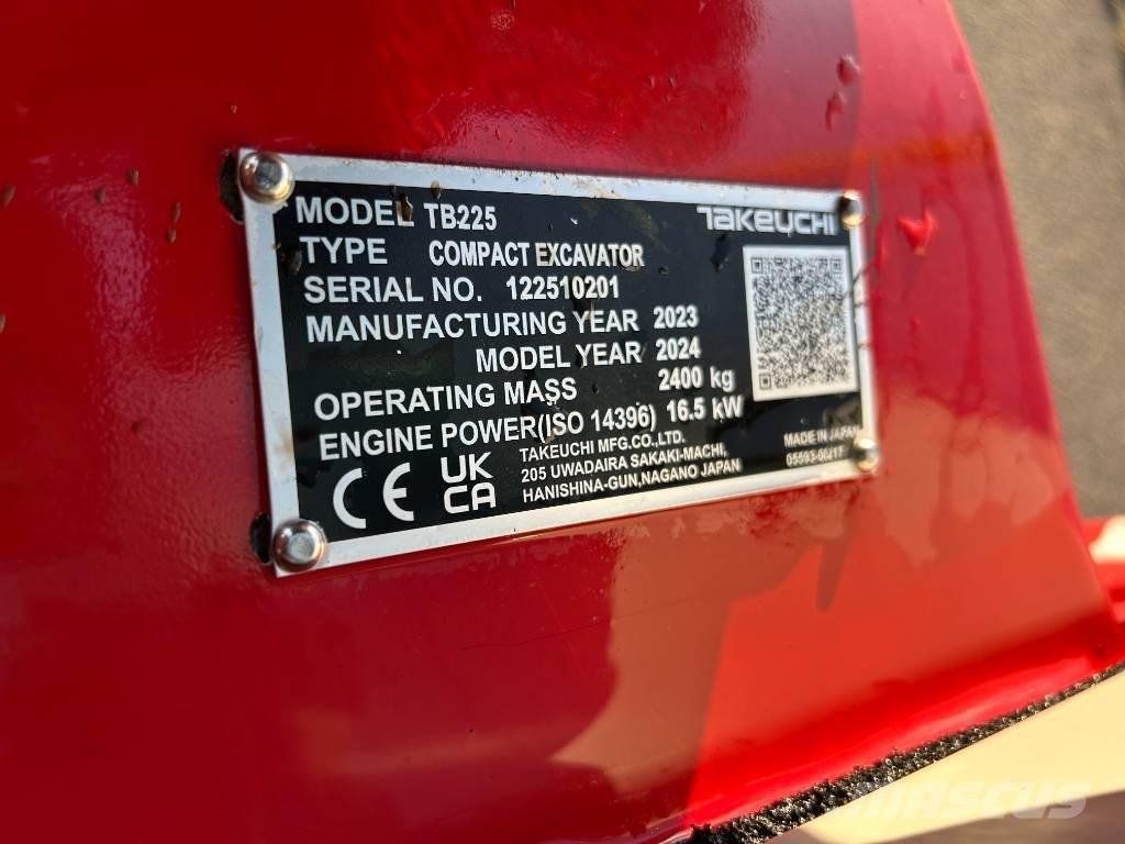 Takeuchi TB 225A V3 소형 굴삭기 7톤 미만