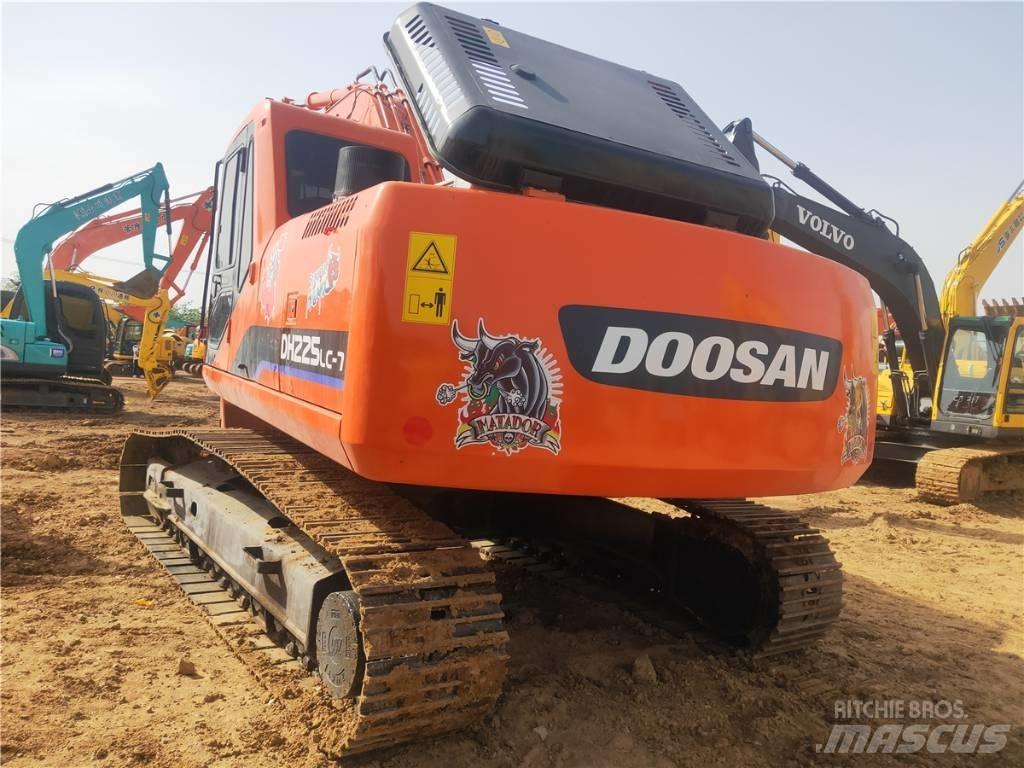 Doosan DH 225 LC-7 대형 굴삭기 29톤 이상