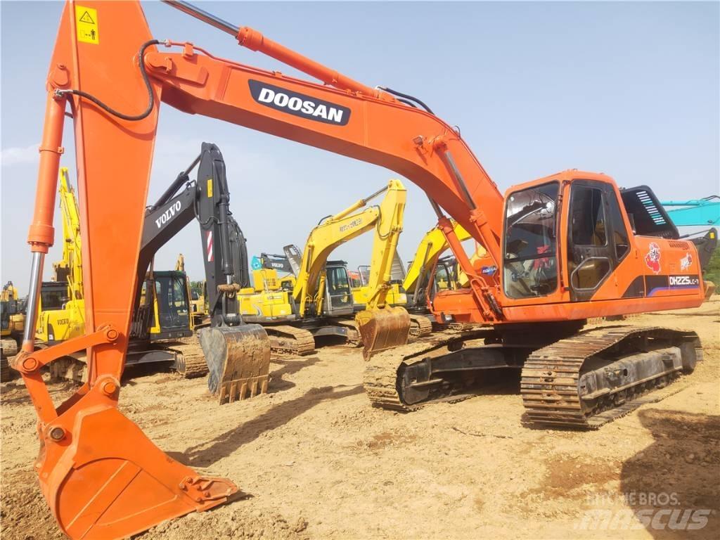 Doosan DH 225 LC-7 대형 굴삭기 29톤 이상