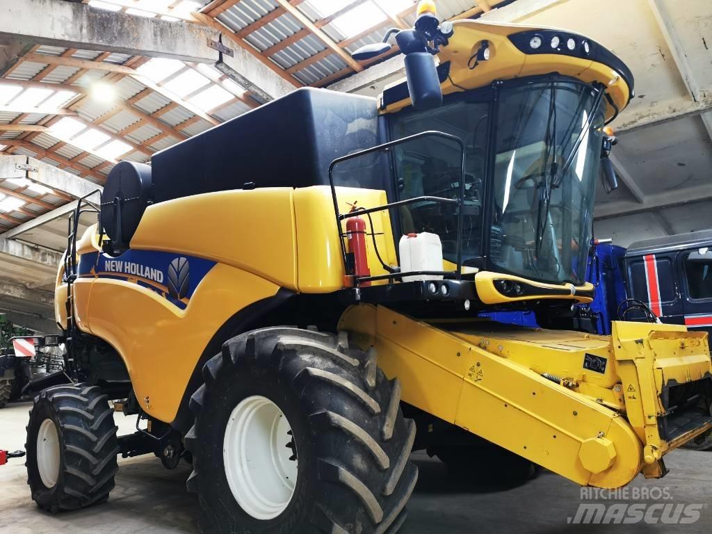 New Holland CX 8.90 콤바인 수확기