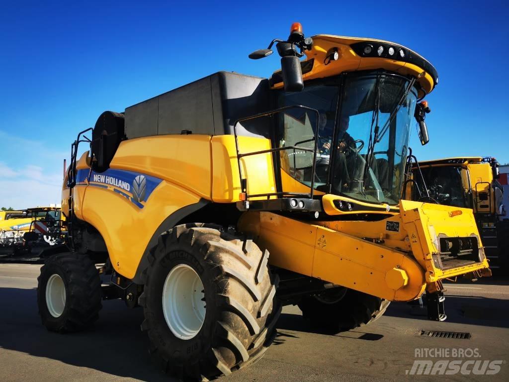 New Holland CX 8.90 콤바인 수확기
