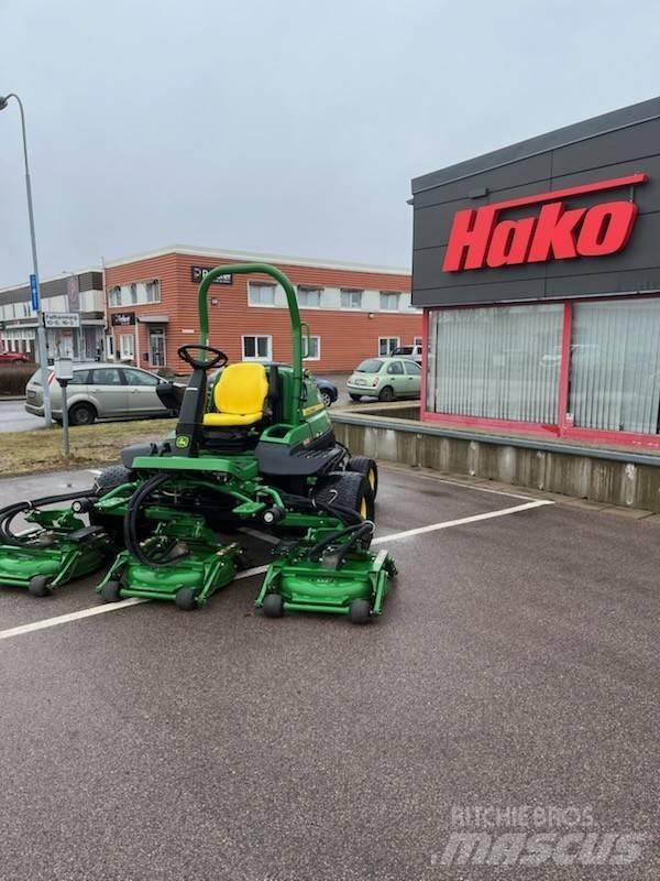 John Deere 9009 거친면 다듬기 위한 잔디깎기