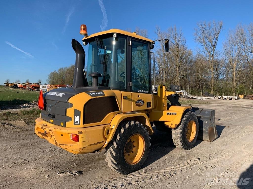 Volvo L 30 G  휠로우더