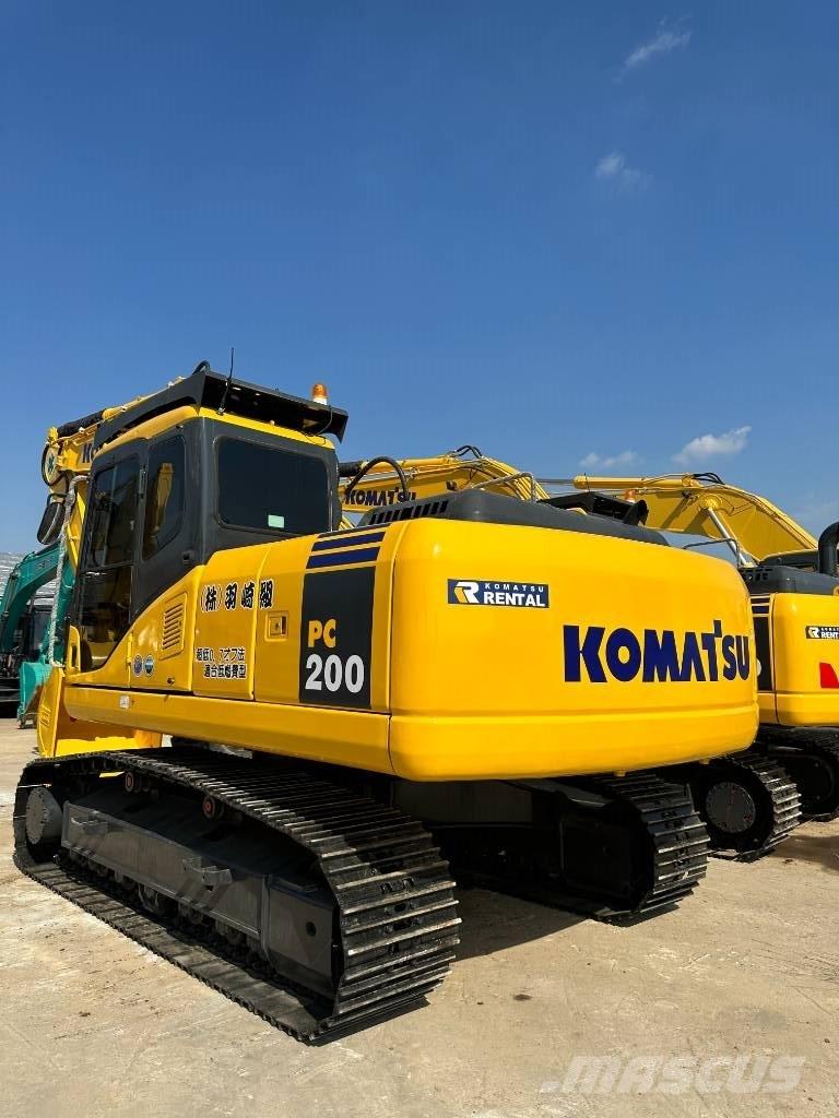 Komatsu PC 220-7 대형 굴삭기 29톤 이상