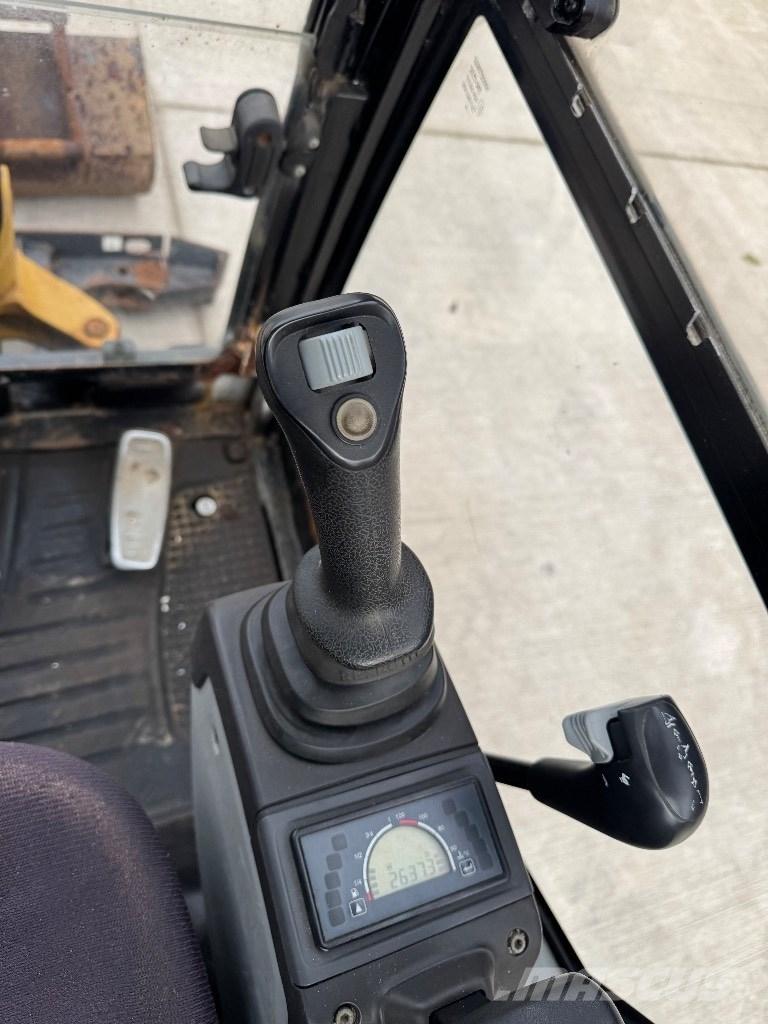 CAT 301.7 D 소형 굴삭기 7톤 미만