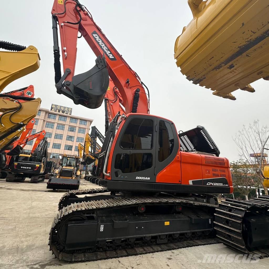 Doosan DX225LC-9C 대형 굴삭기 29톤 이상