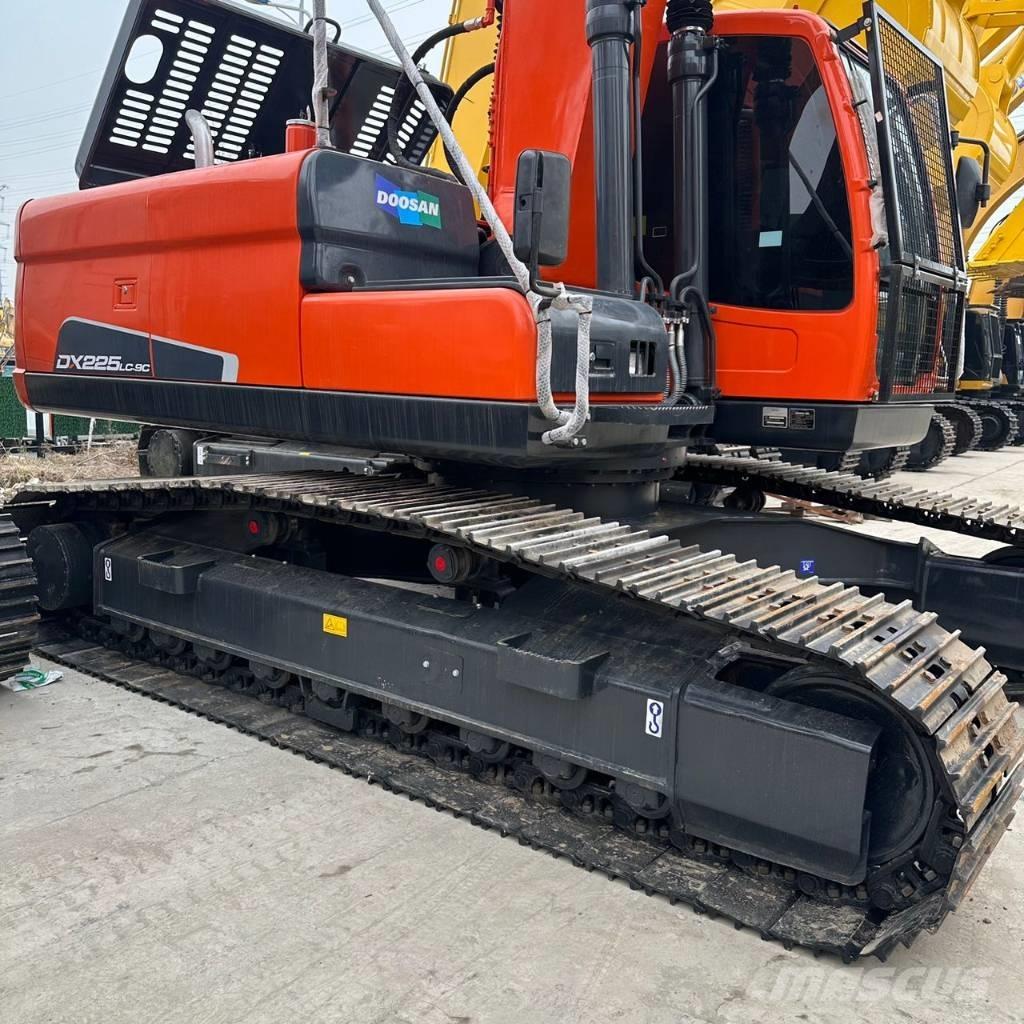 Doosan DX225LC-9C 대형 굴삭기 29톤 이상