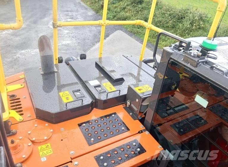 Hitachi ZX 130LCN 대형 굴삭기 29톤 이상