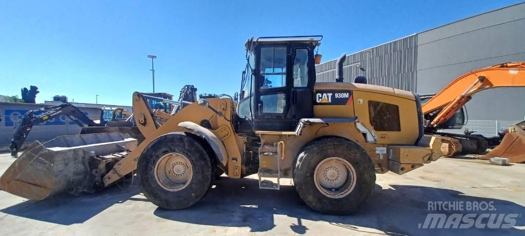 CAT 930 M  휠로우더