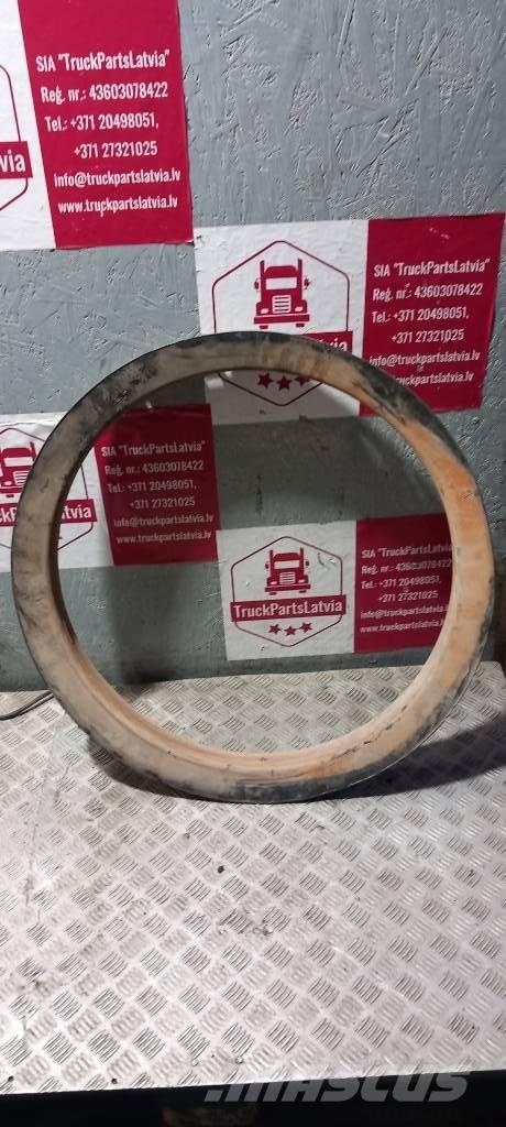 Scania 94 D.   1373520 라디에이터