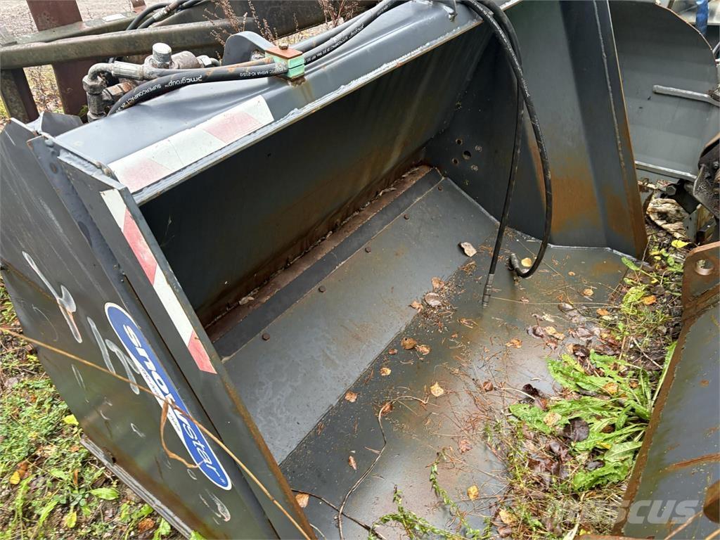 Snowstar HK700L 모래(염화칼슘) 살포기