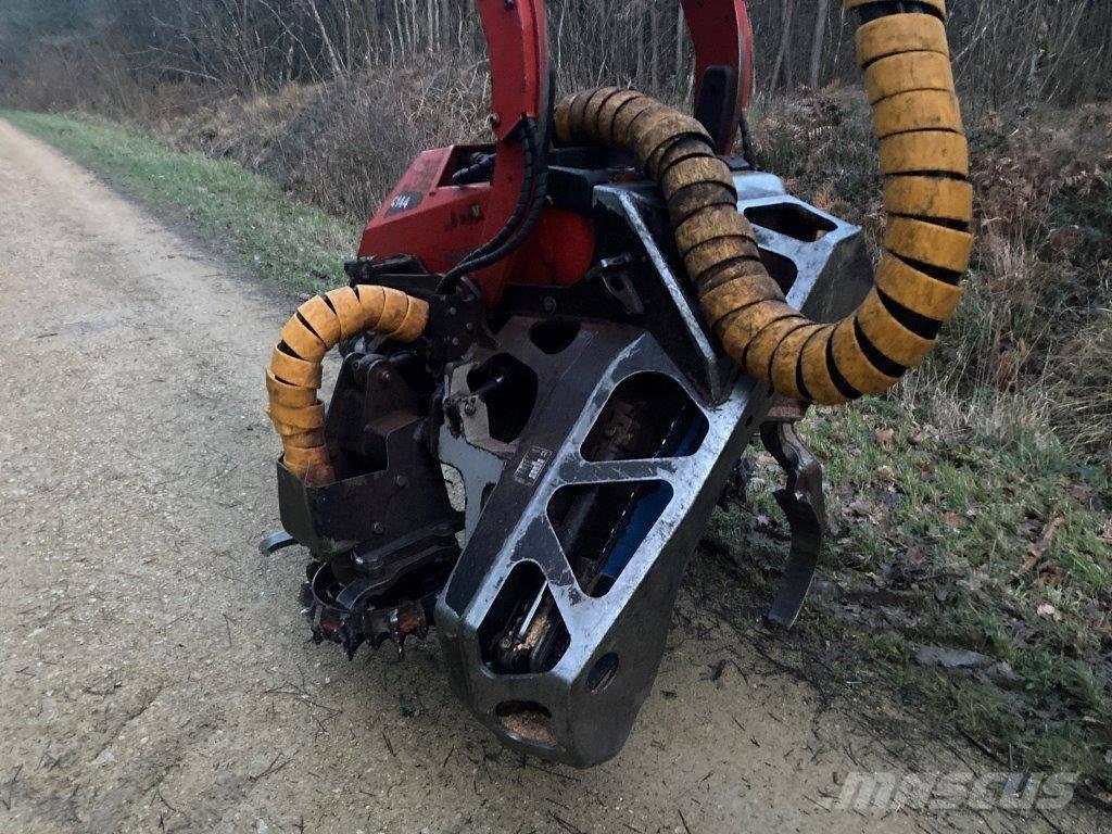 Komatsu C 144 원목 하베스터