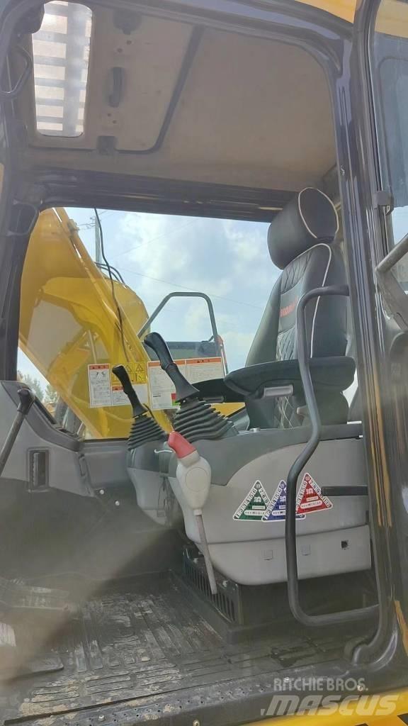Komatsu PC 130 대형 굴삭기 29톤 이상