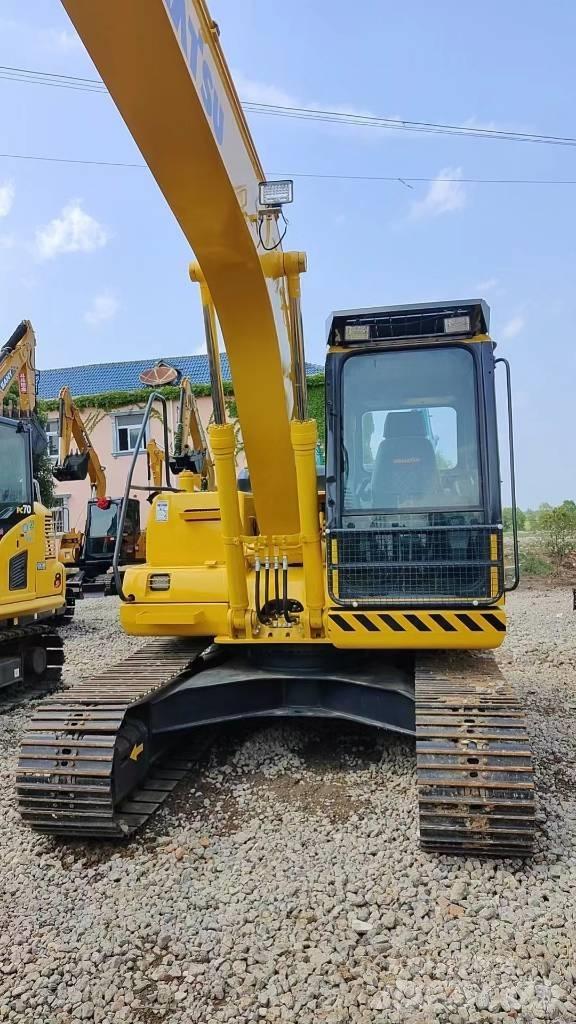 Komatsu PC 130 대형 굴삭기 29톤 이상