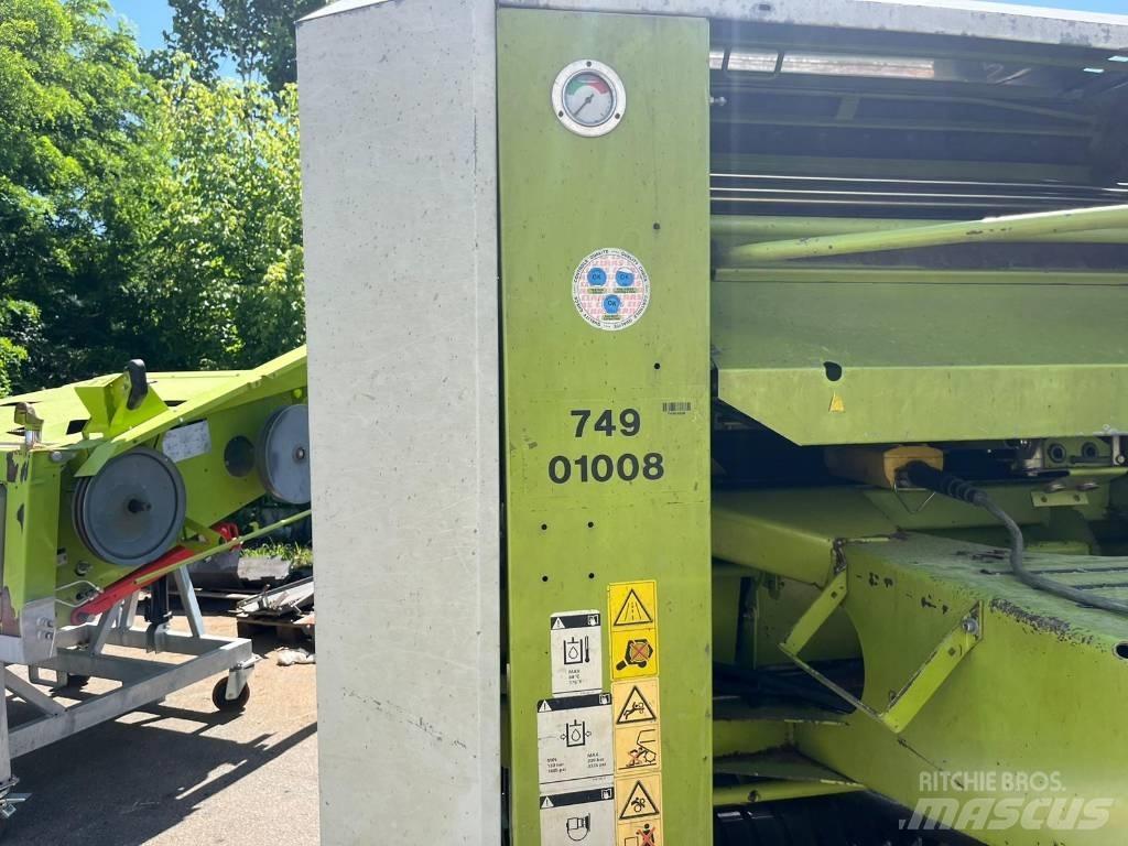 CLAAS Rollant 240 원형 곤포기