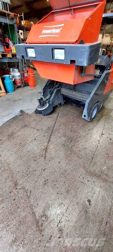 Powerboss SW6XKLPG 도로 청소차