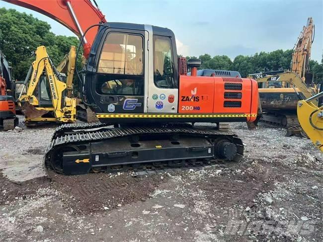 Hitachi ZX 200 대형 굴삭기 29톤 이상