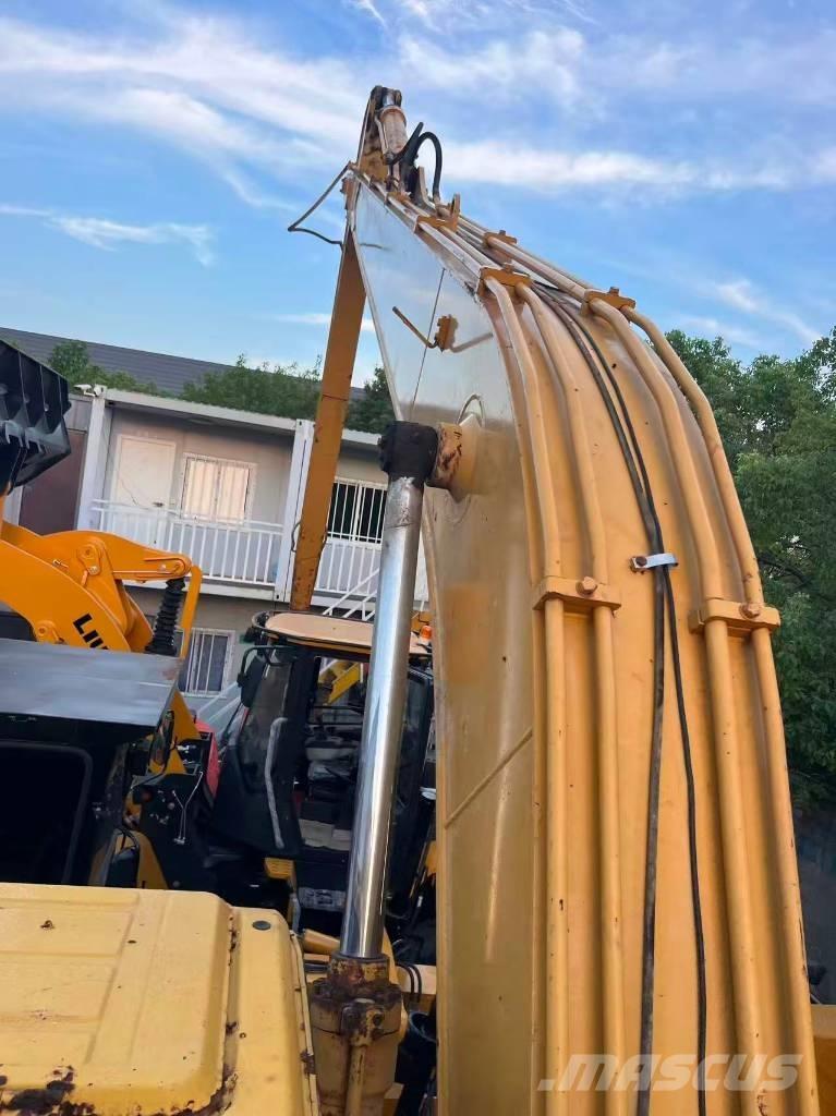 CAT 320 B L 수륙양용 굴삭기