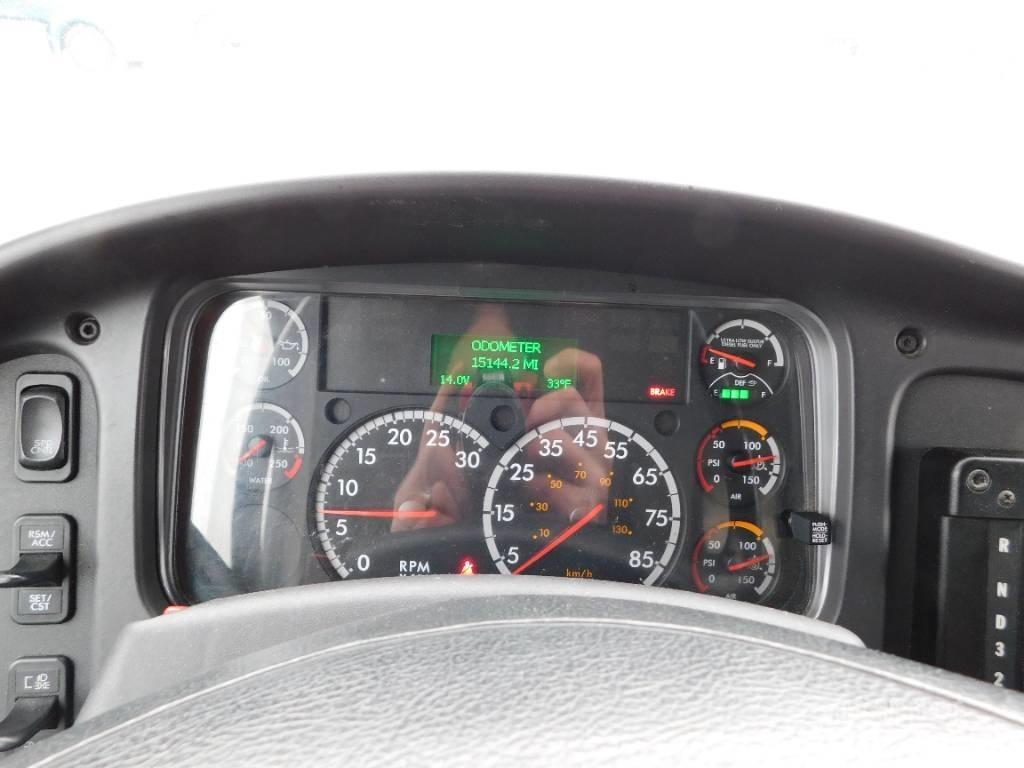 Freightliner M2 컨테이너 트럭