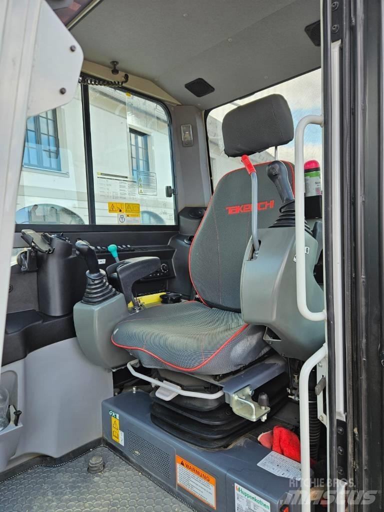 Takeuchi TB 290 중형굴삭기 7톤-28톤