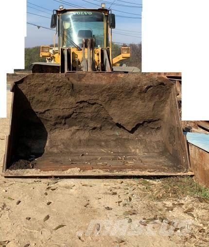 Volvo L 120 E  휠로우더