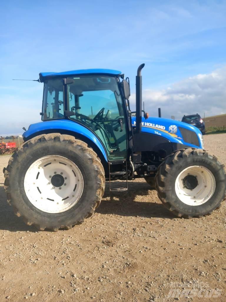 New Holland T 4.85 트랙터