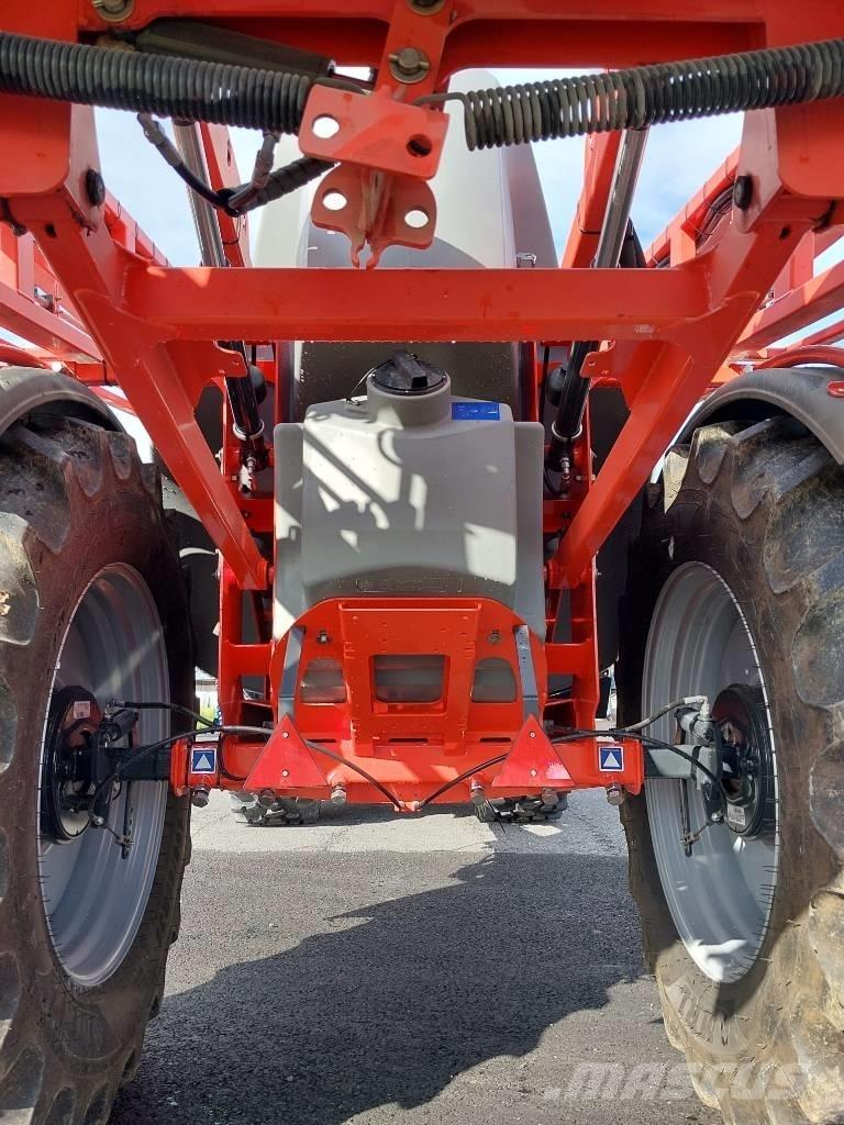 Kuhn Lexis 3000 견인형 분무기