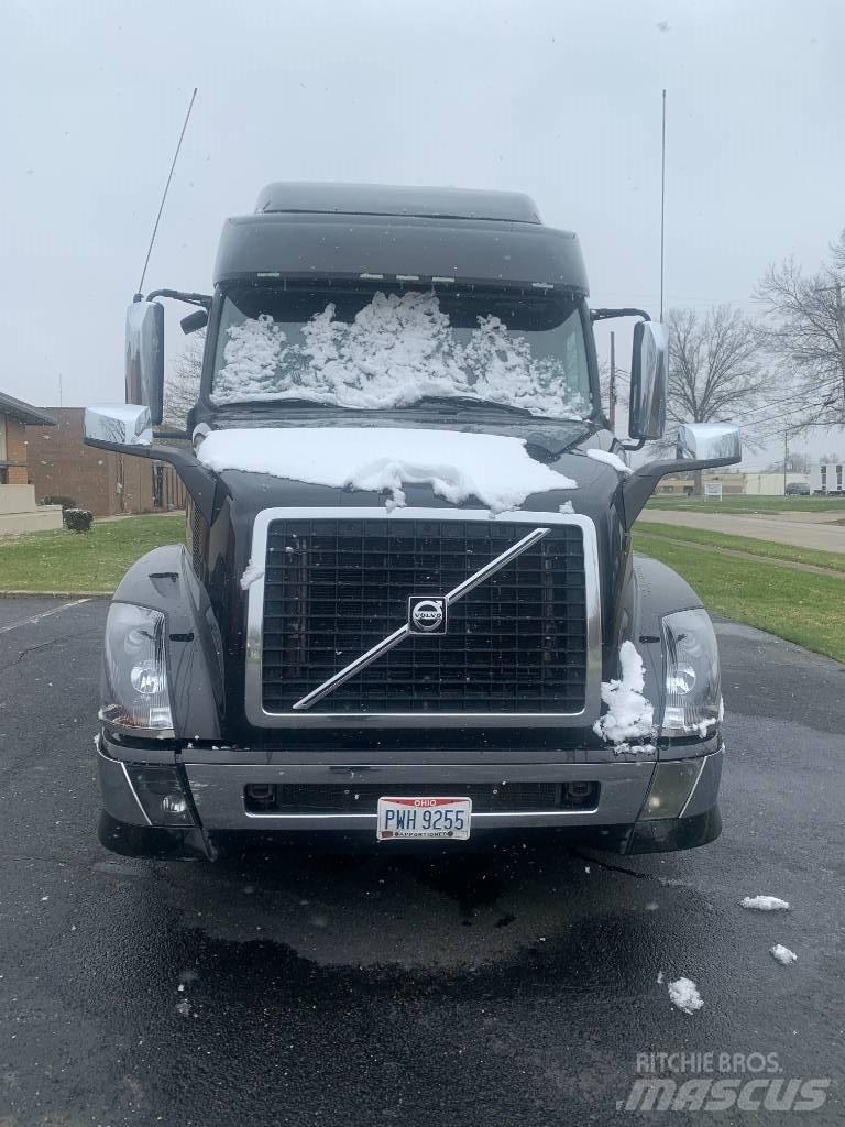 Volvo VNL730 트랙터 유닛