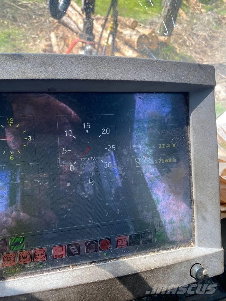 Valmet -Komatsu 911.3 원목 하베스터