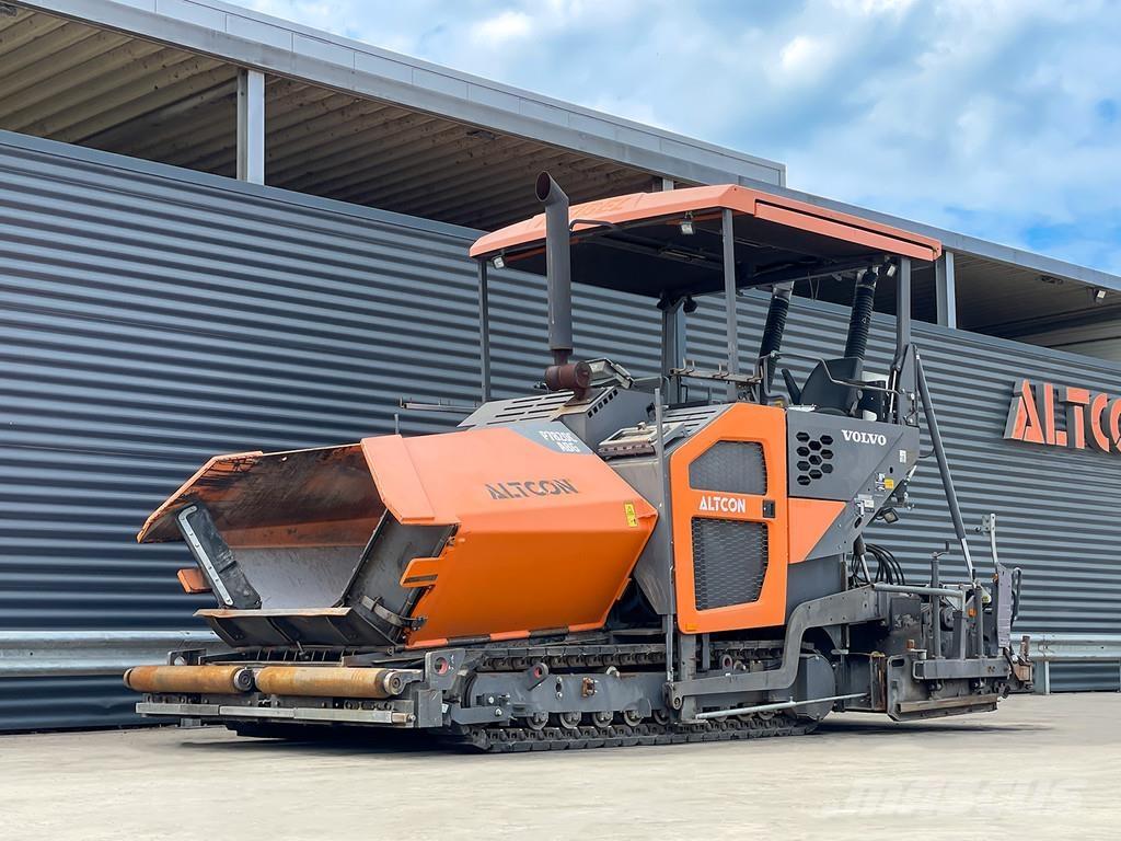 Volvo P7820C 아스팔트 포장장비