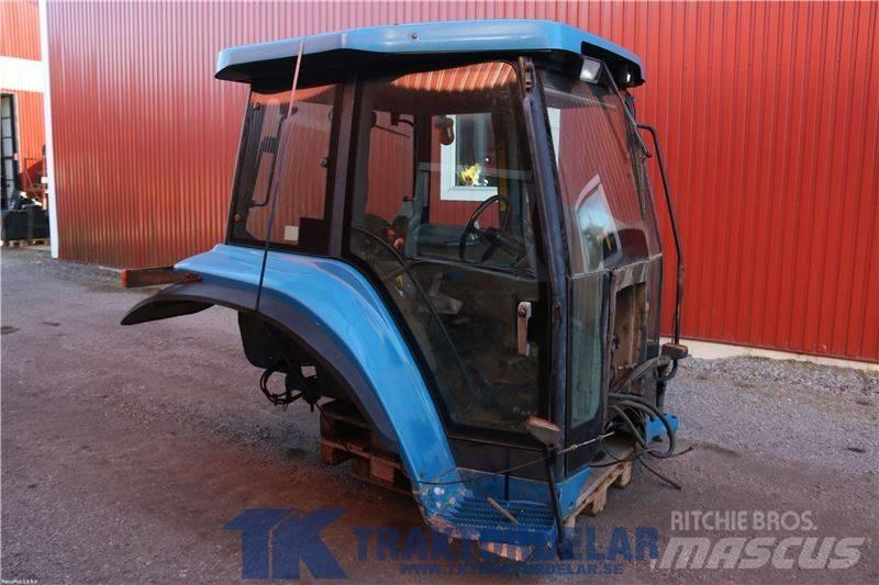 New Holland 8870 캐빈 및 인테리어