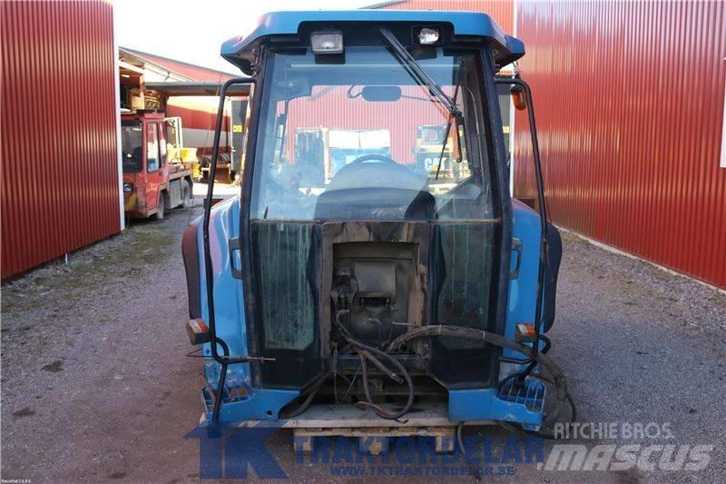 New Holland 8870 캐빈 및 인테리어