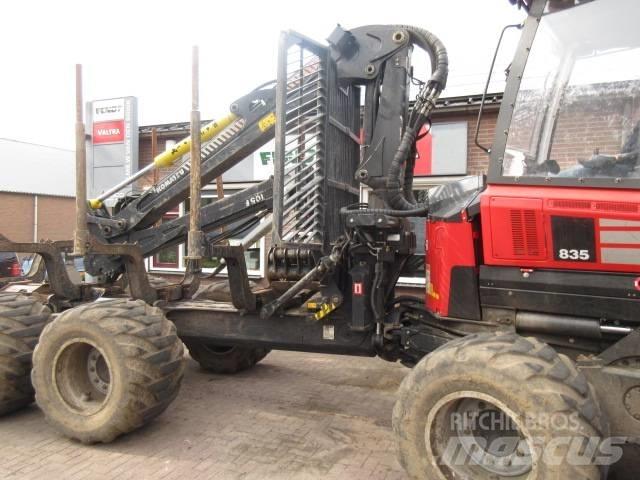 Komatsu 835 원목 포워더