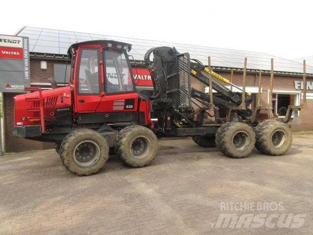 Komatsu 835 원목 포워더