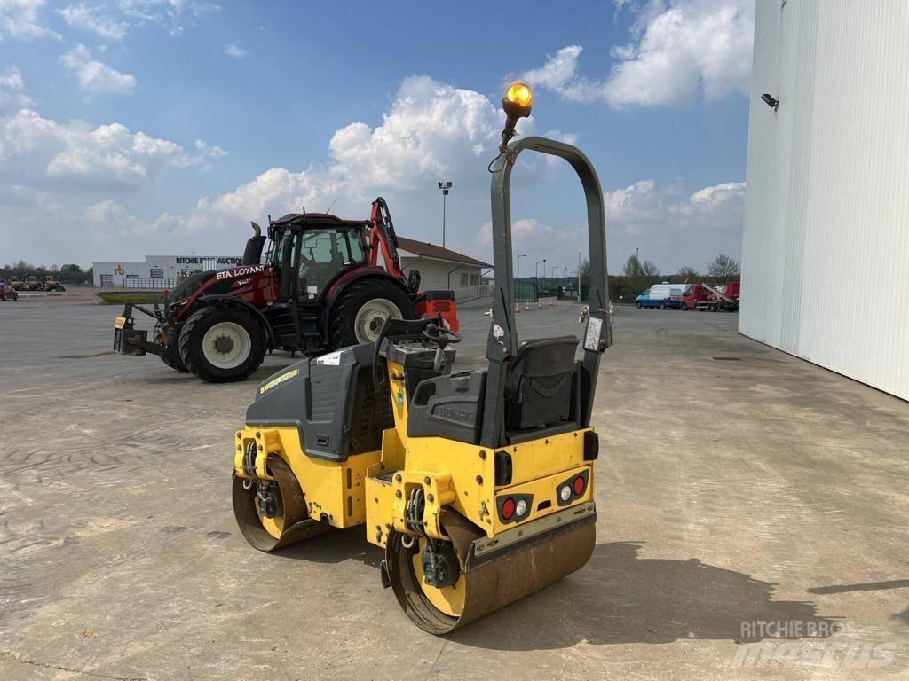 Bomag BW 100 AD M-5 트윈 드럼 롤러