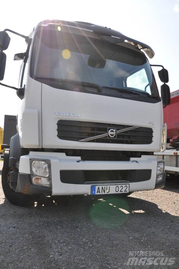 Volvo FL240 4x2 새시 운전실 트럭