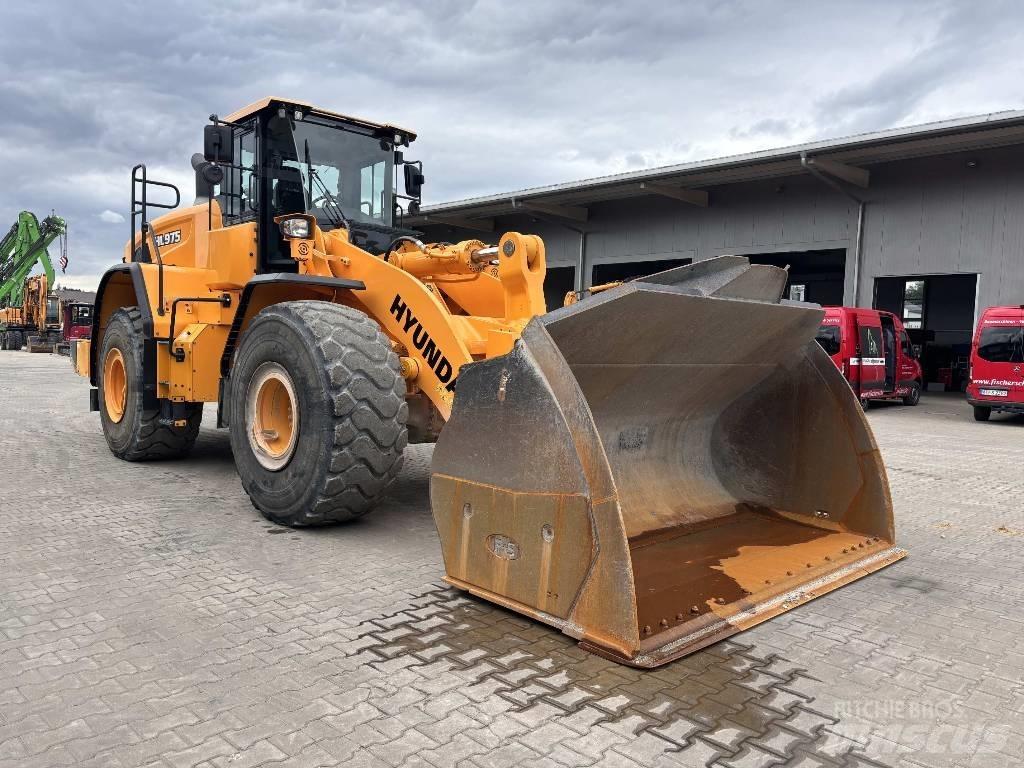 Hyundai HL 975  휠로우더