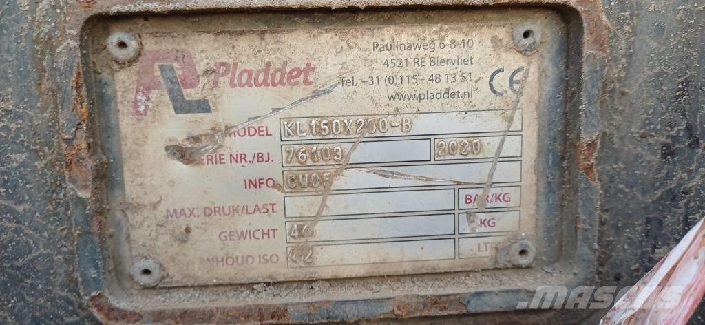 CAT 302.7 CR 소형 굴삭기 7톤 미만