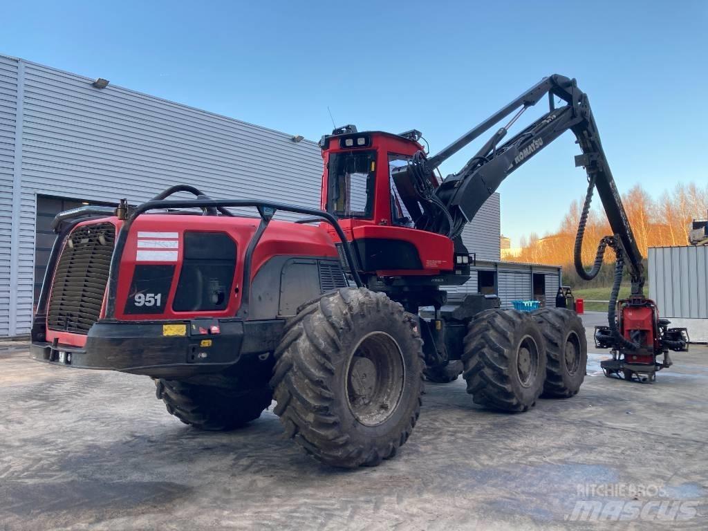 Komatsu 951 원목 하베스터