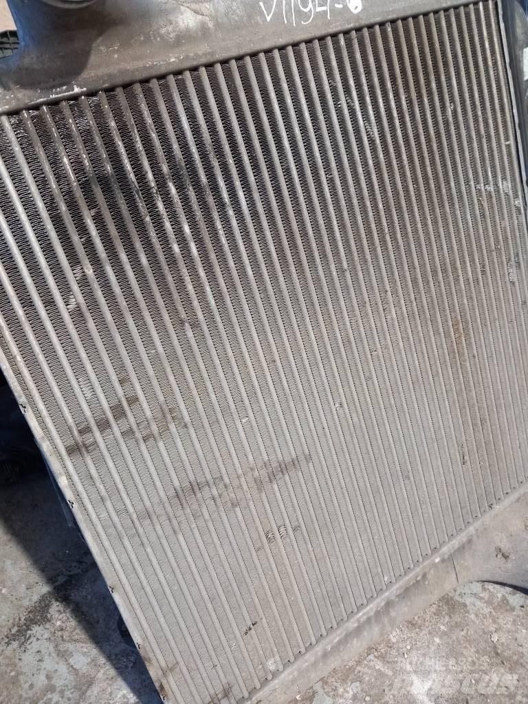 Volvo FH 12  20566842 라디에이터