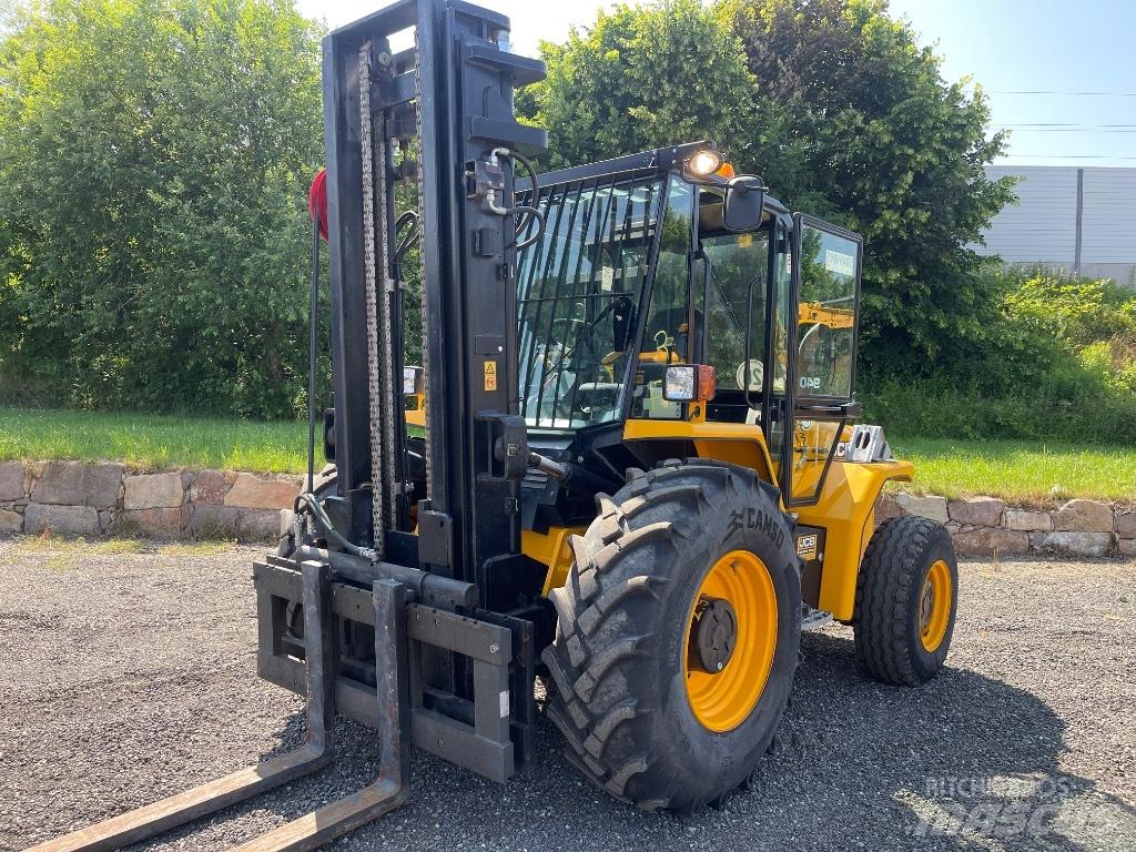 JCB 940-2 T4 험지용 트럭