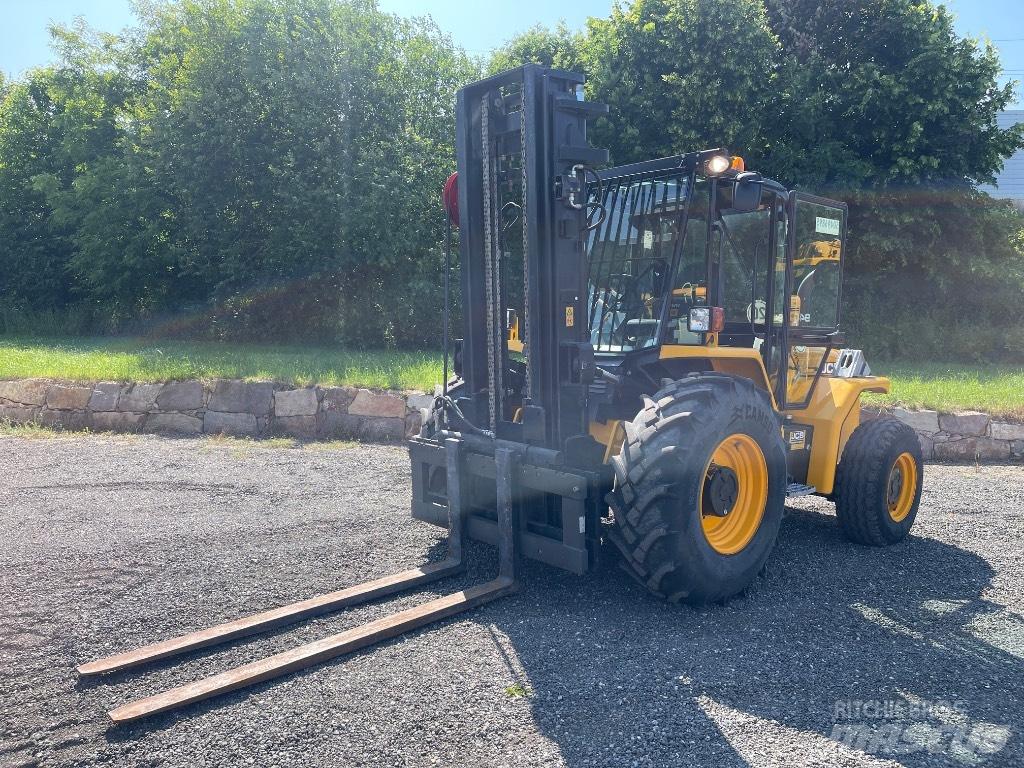 JCB 940-2 T4 험지용 트럭