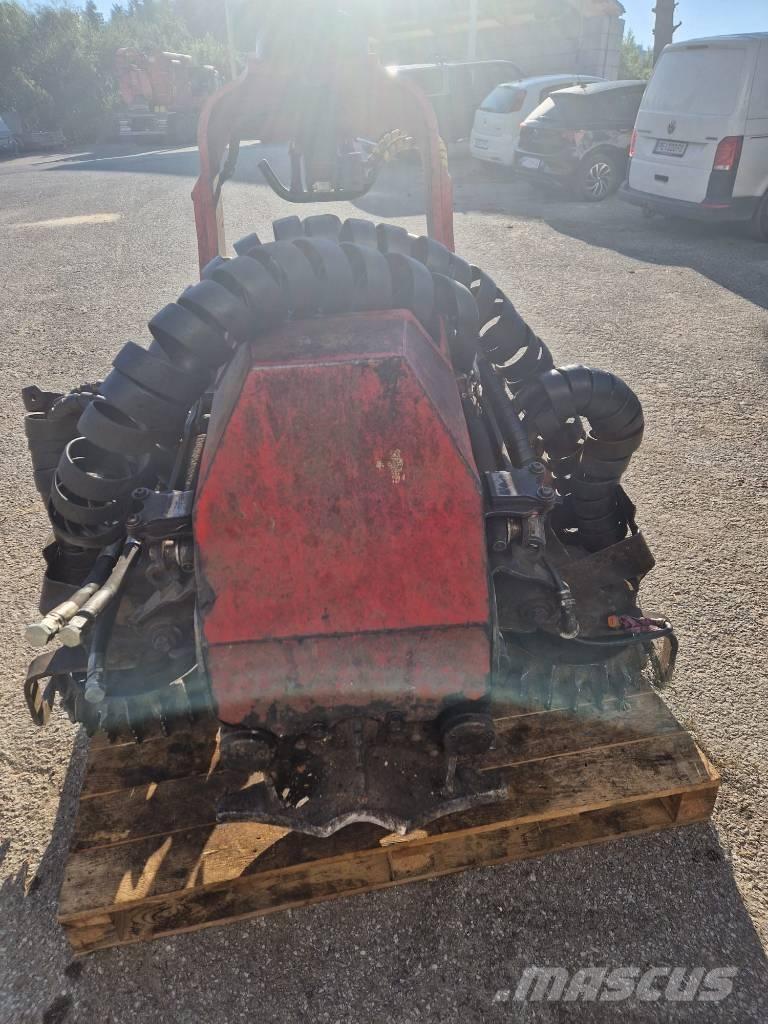 Komatsu 124 가지치기 장비