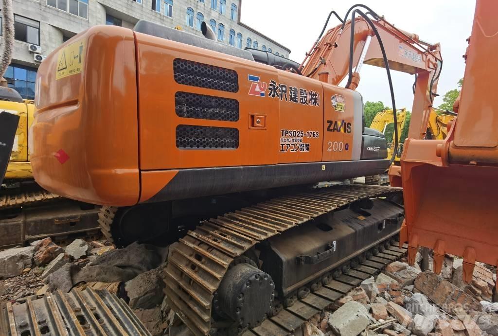 Hitachi ZX 200 대형 굴삭기 29톤 이상
